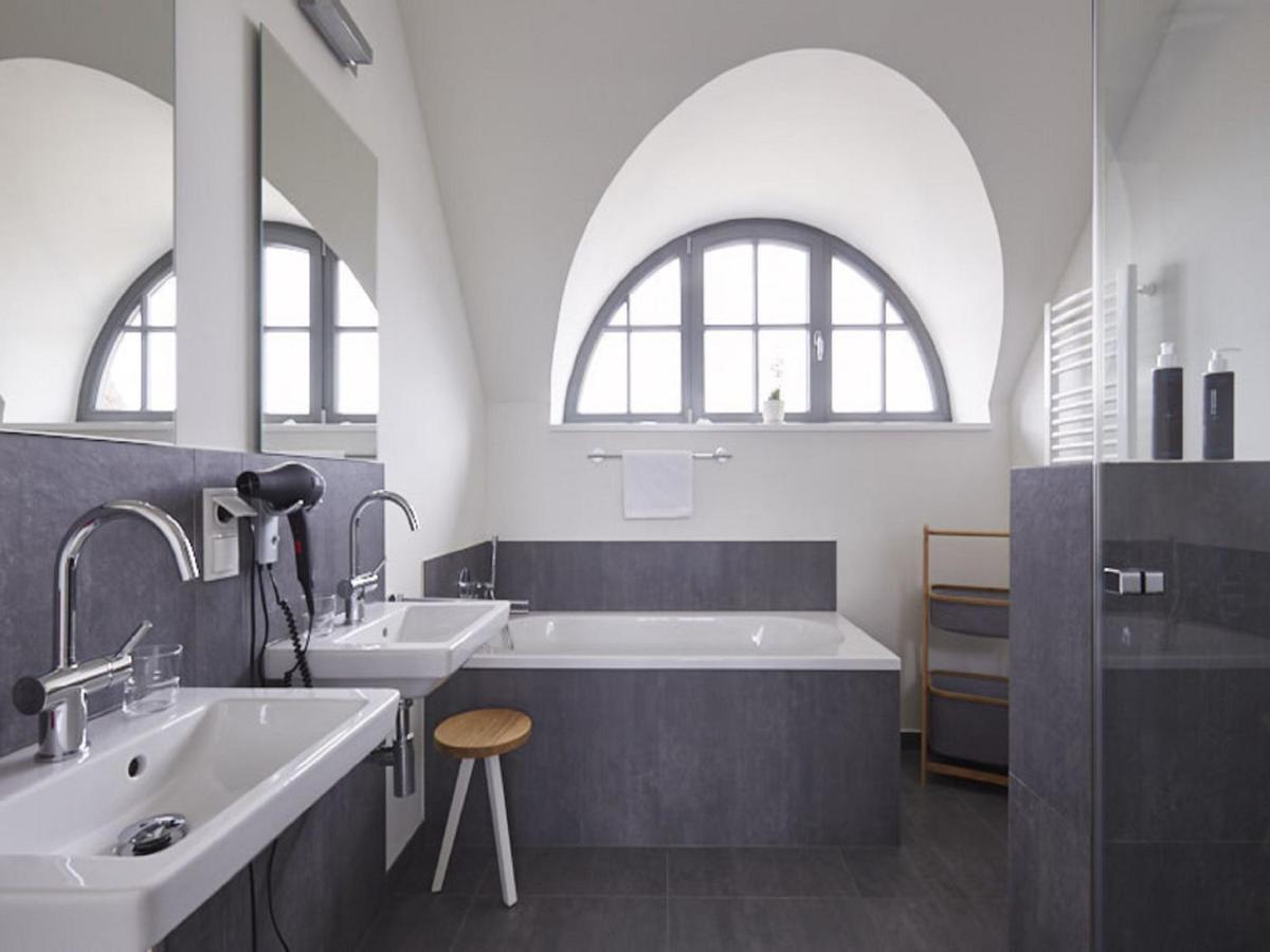 Reetland Am Meer - Premium Reetdachvilla Mit 3 Schlafzimmern, Sauna Und Kamin E24 Dranske Zewnętrze zdjęcie